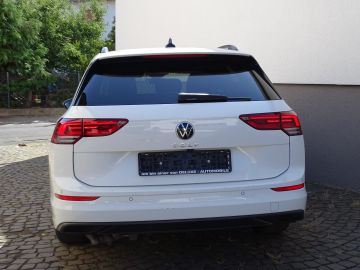 Volkswagen Golf - 8