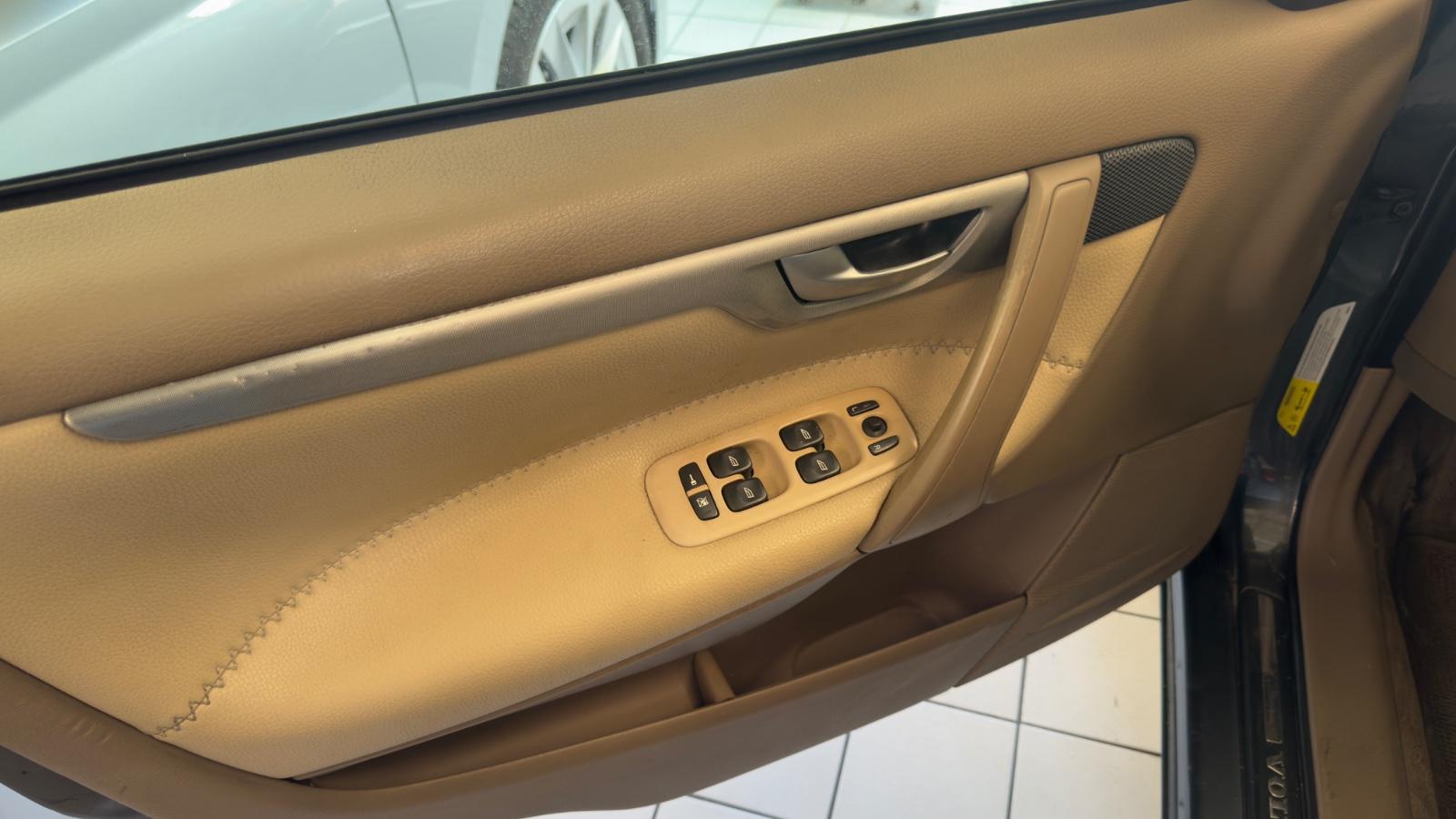 Volvo XC70 2006 — photo 8