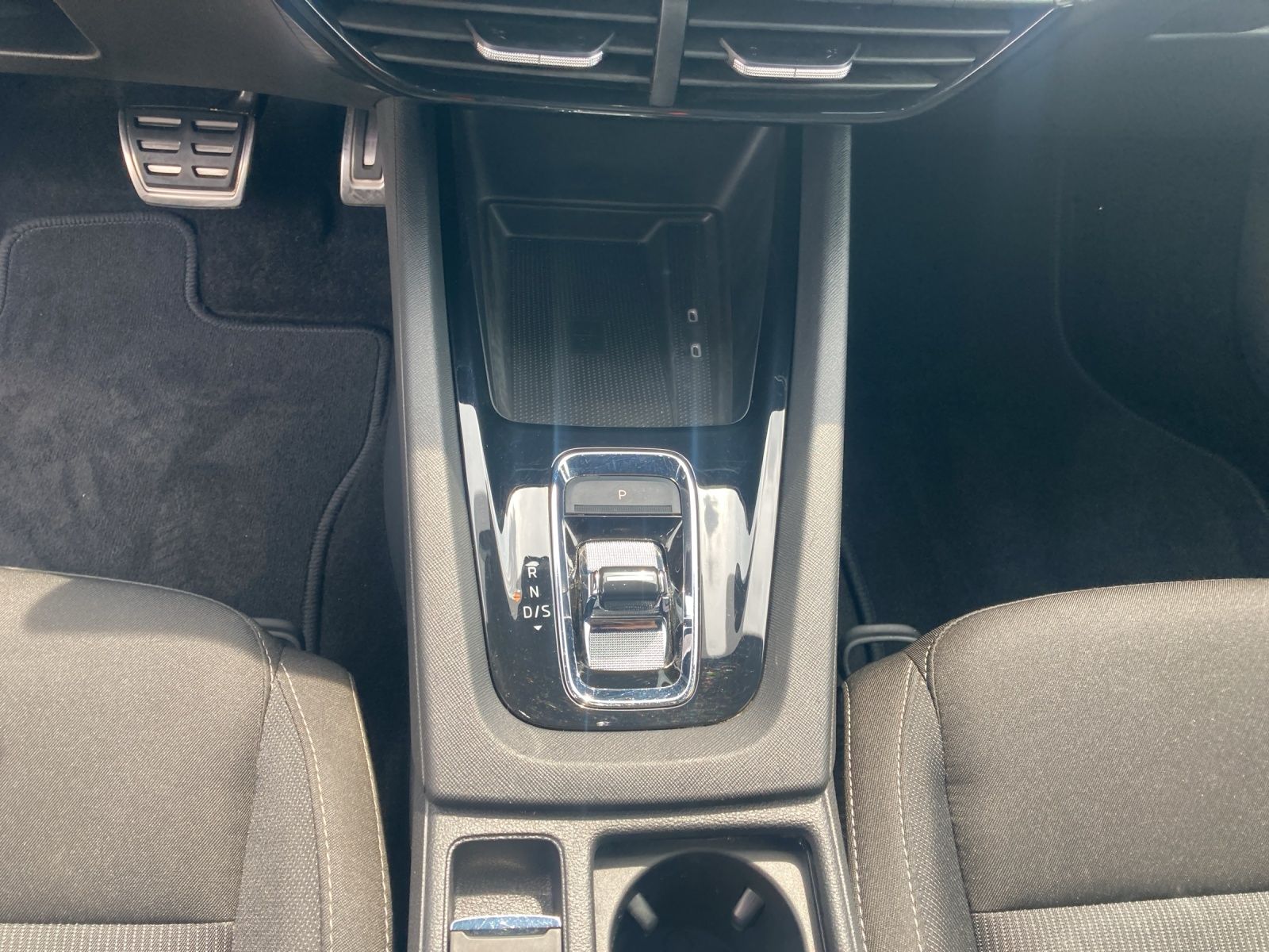 Fahrzeugabbildung SKODA Octavia Combi iV Sportline DSG Matrix AHK Navi H