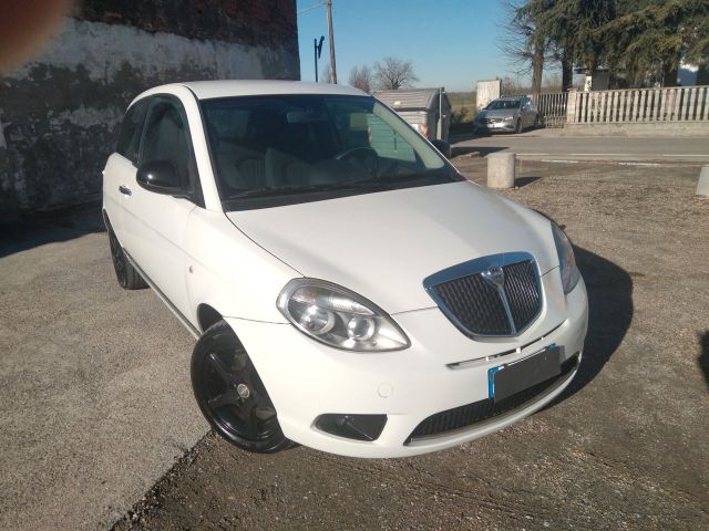 Lancia Ypsilon 1.2 69 CV Diva euro5 x neopatenta