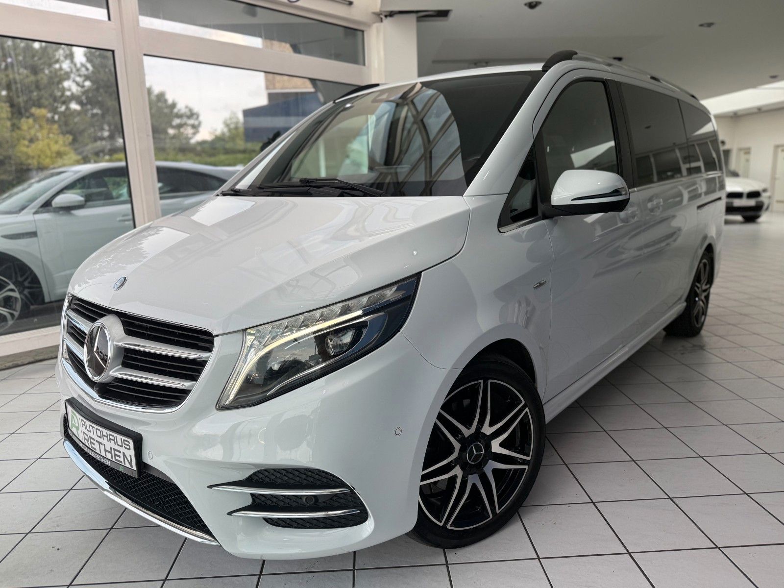 MERCEDES-BENZ V250 d lang *AMG-LINE*ACC*AHK*360°*BURMESTER*LED