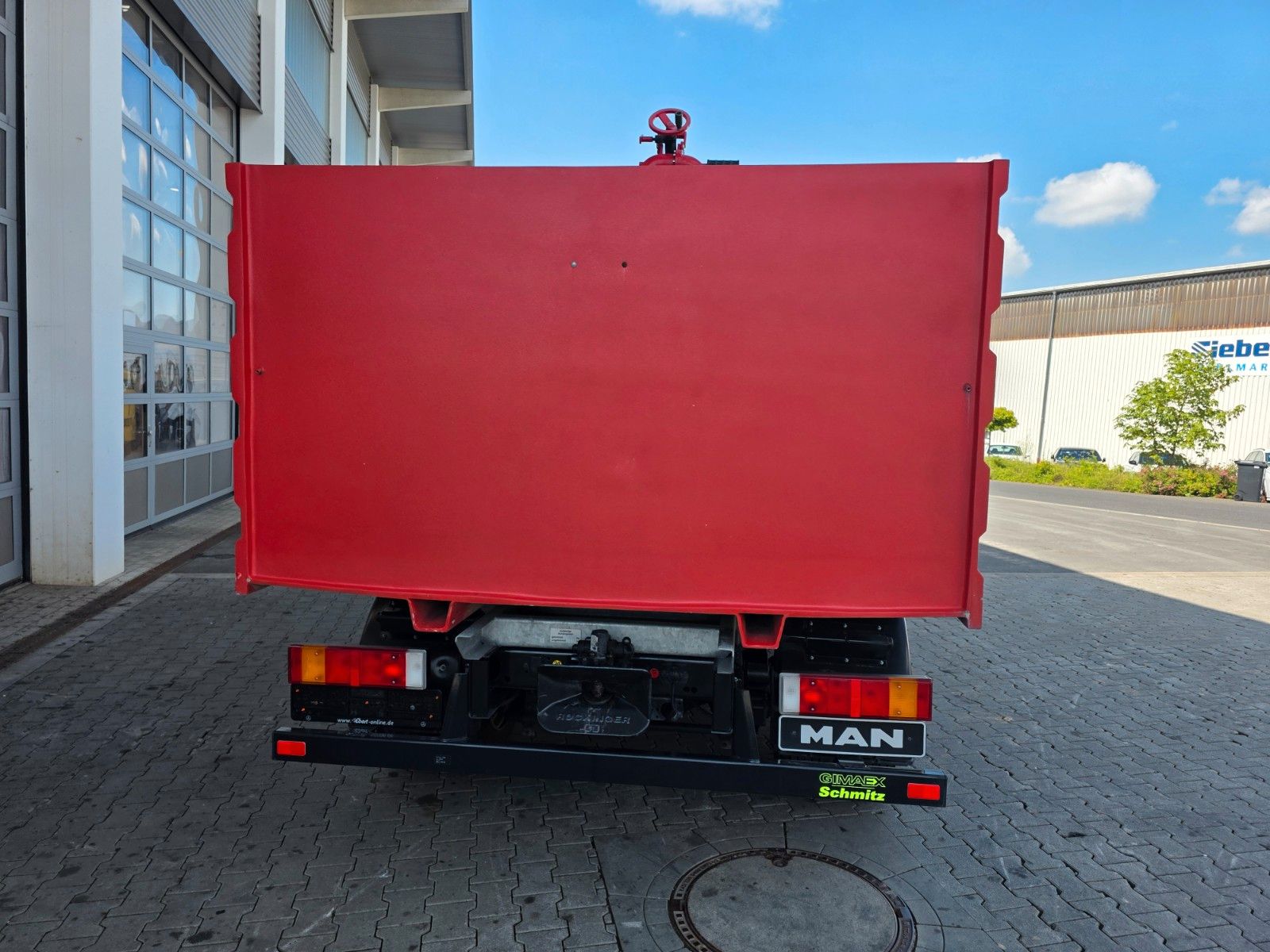 Fahrzeugabbildung MAN LE 8.150 Schaum-Löschfahrzeug 2.500L SLF 25/25