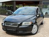 Volvo V50 Kombi 2.0 D Kinetic *LEDER*8xFACH*2HAND* - Volvo V50 mit Diesel-Antrieb: 2.0