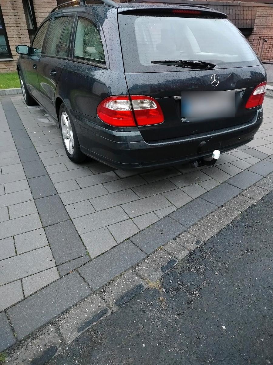 Mercedes-Benz E240 2005 — photo 6