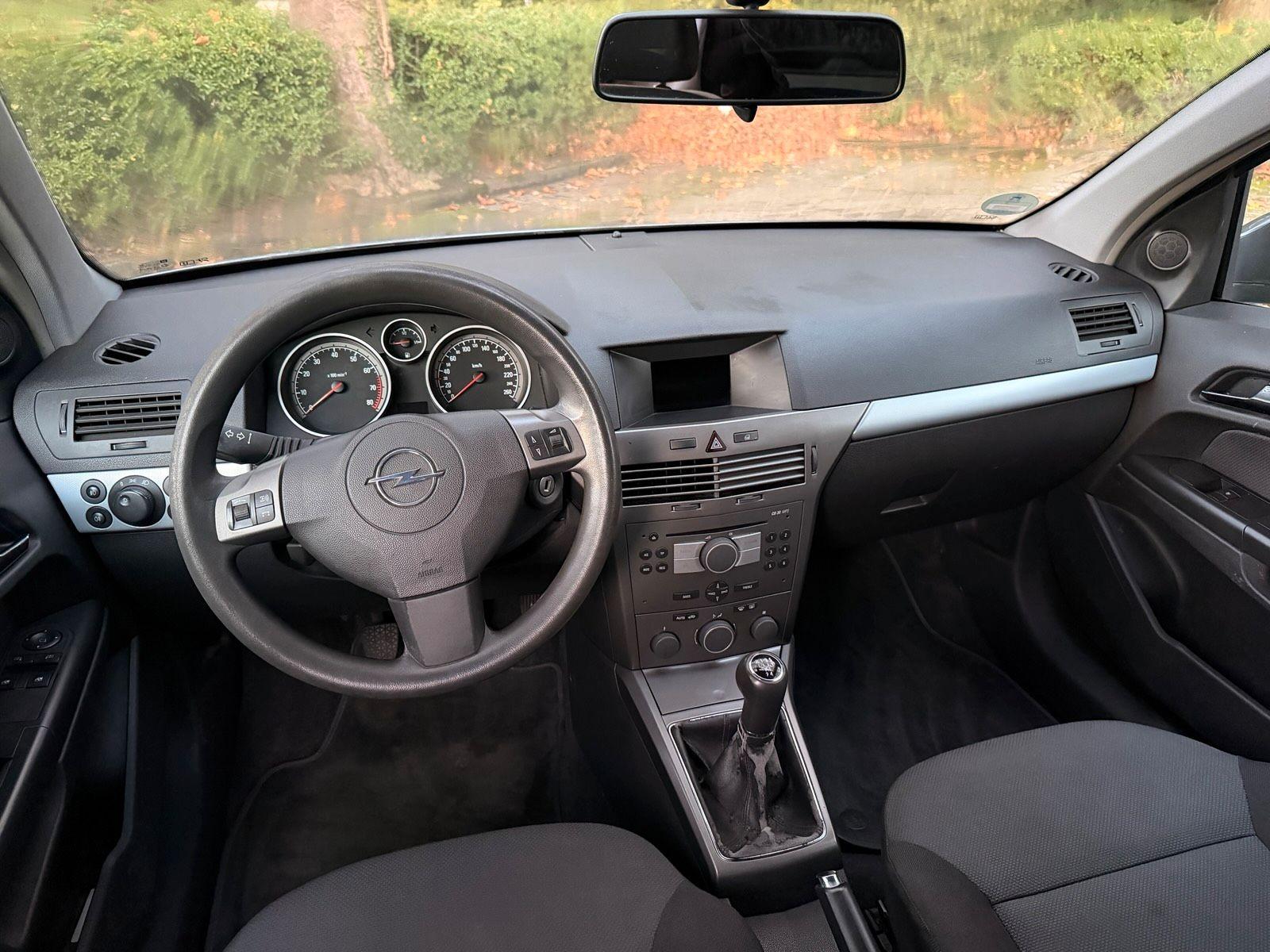 Opel Astra 2006 — photo 9