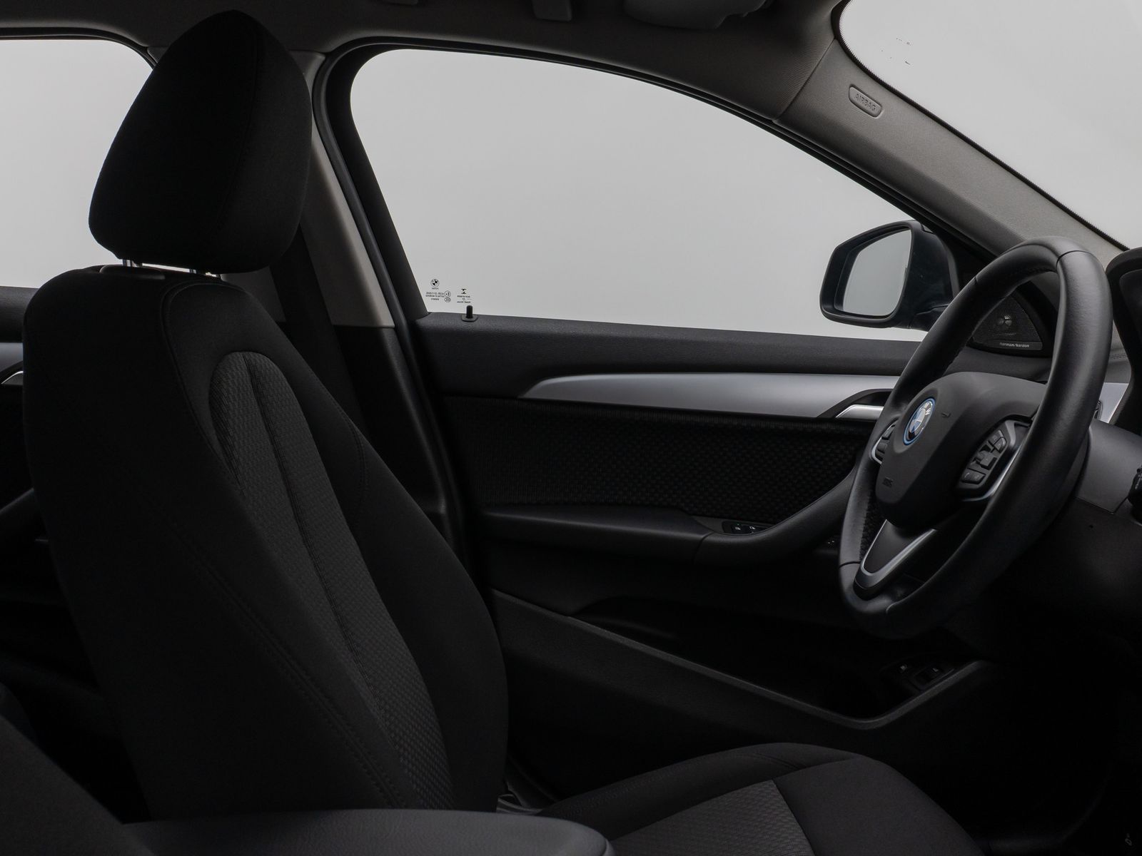 Fahrzeugabbildung BMW X2 xD25e HUD DAB H/K Navi+ Parkassist Alarm LED