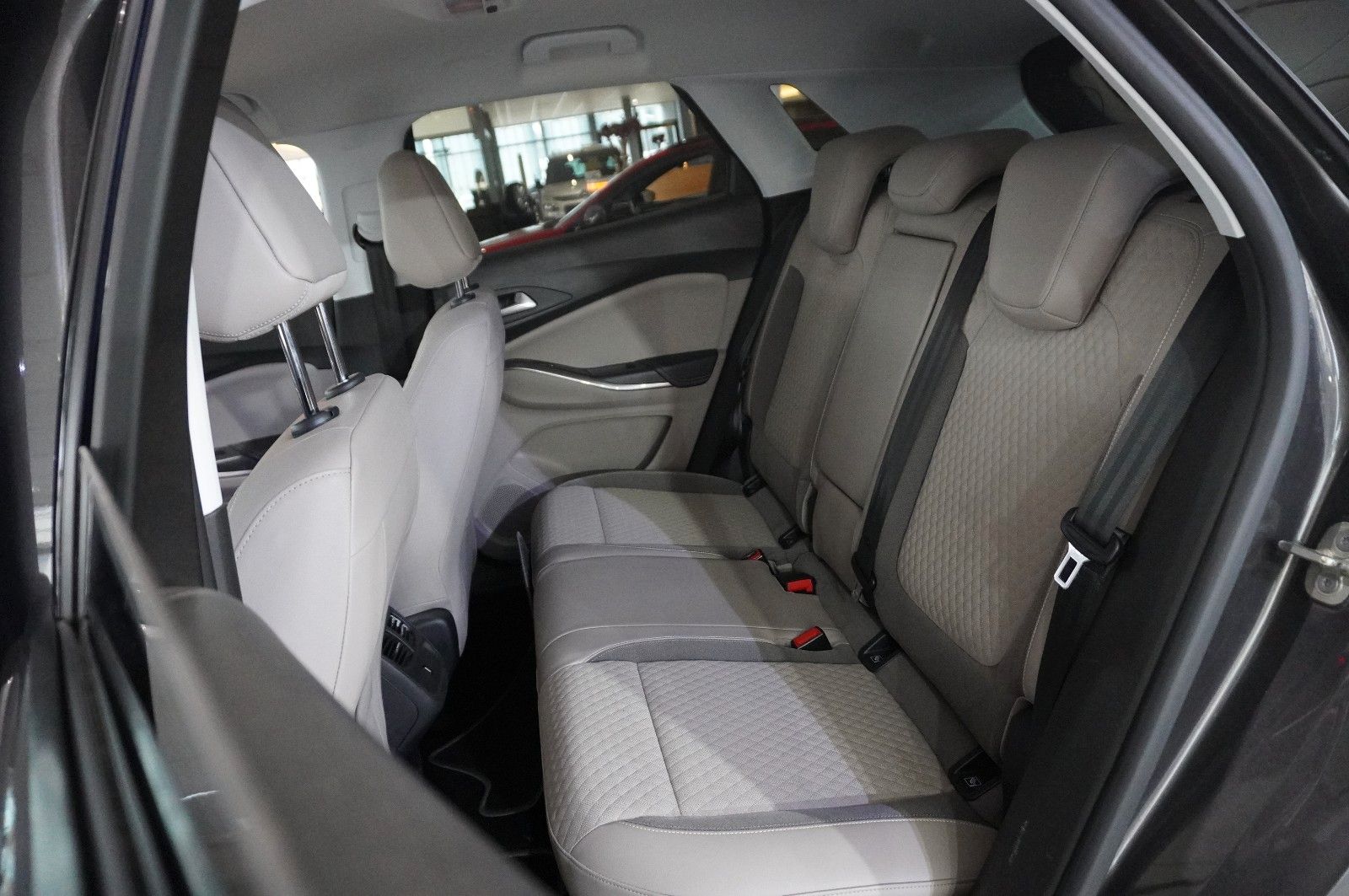 Fahrzeugabbildung Opel Grandland (X) 1.6D DYNAMIC NAVI/LED/360°/SH/GRIP