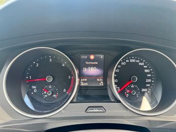 Volkswagen Tiguan - 11