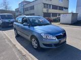 Skoda Fabia Combi TSI DSG | 2.Hand | Teilleder | AHK - gebrauchte Skoda Fabia aus dem Jahr 2010