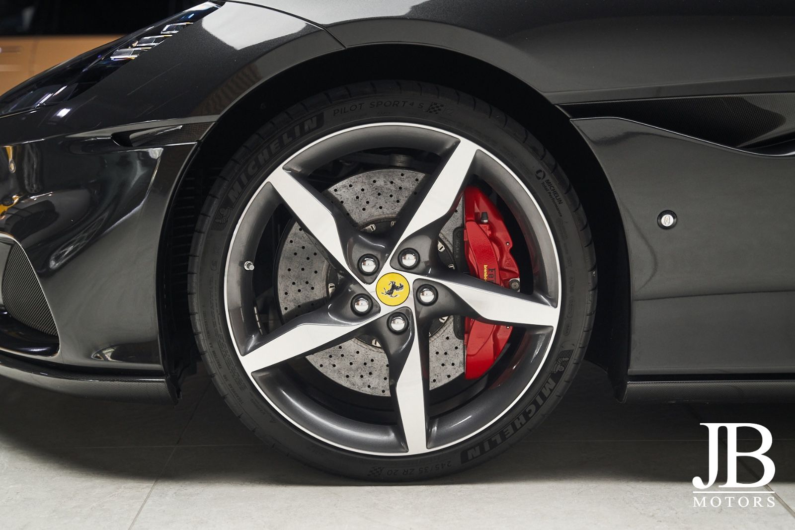 Fahrzeugabbildung Ferrari Portofino M Carbon LED JBL Surround Magneride
