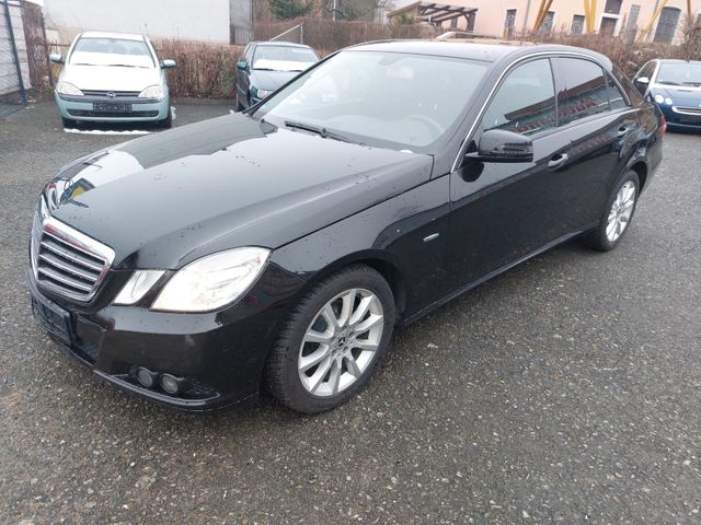 Mercedes-Benz E 220 CDI BlueEFFICIENCY ELEGANCE **Euro 5**