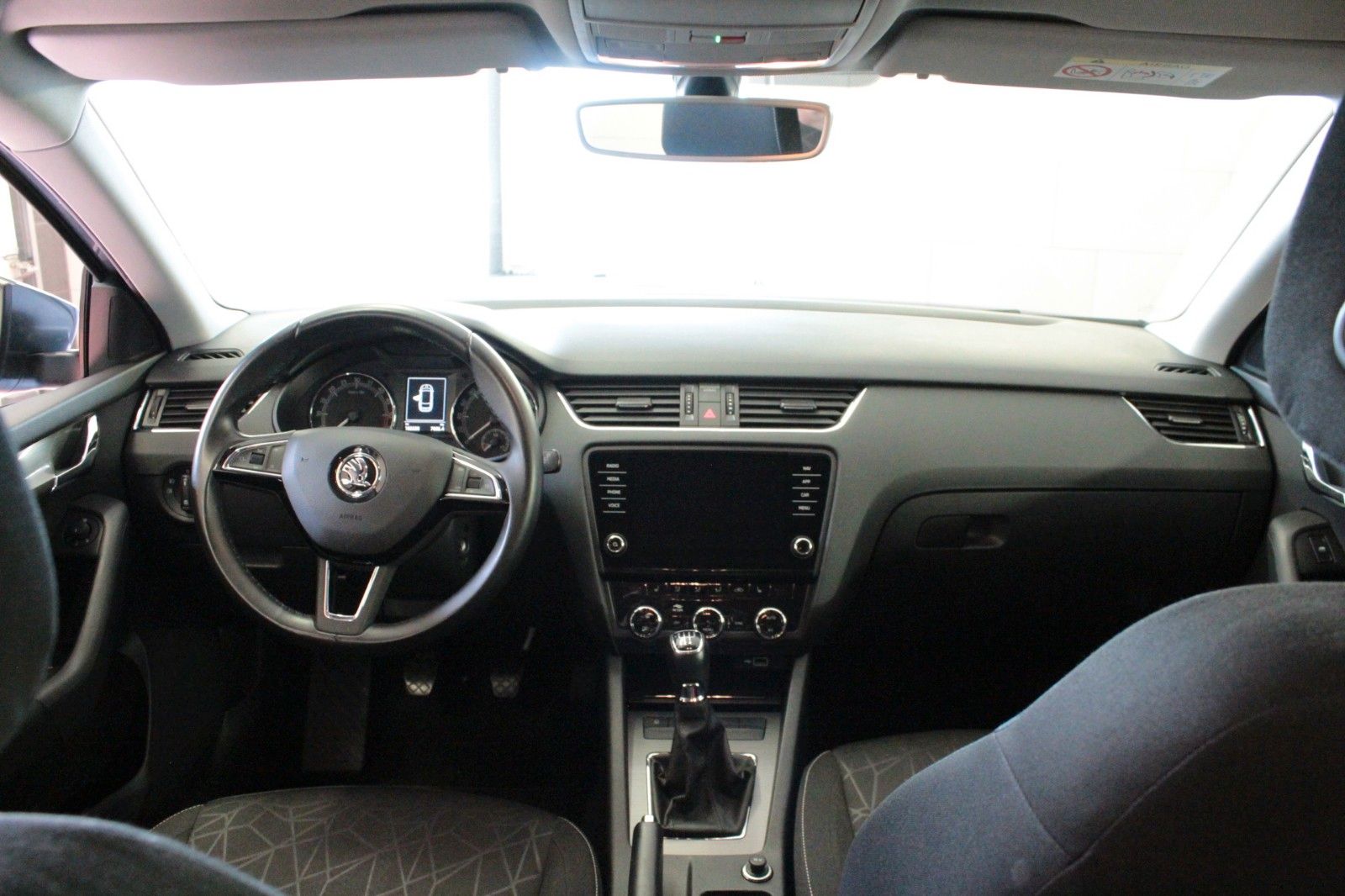 Fahrzeugabbildung SKODA Octavia 1.6 TDI CLEVER Combi  Navigation