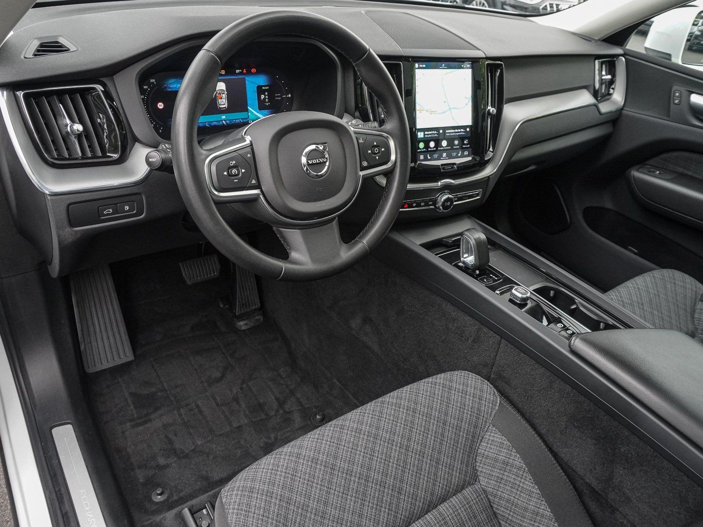 Volvo XC60 T6 AWD Core Bright Plug-in Hybrid AHK PANO foto 10