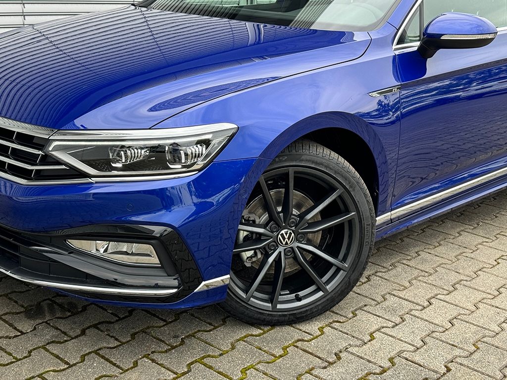 Passat Variant 2.0 TDI R-LINE *DCC*AHK*STDHZG*