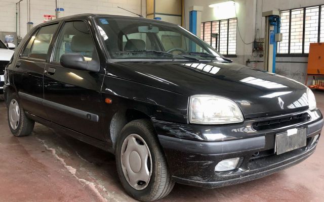 Renault Clio 1.4i ideale per neopatentati