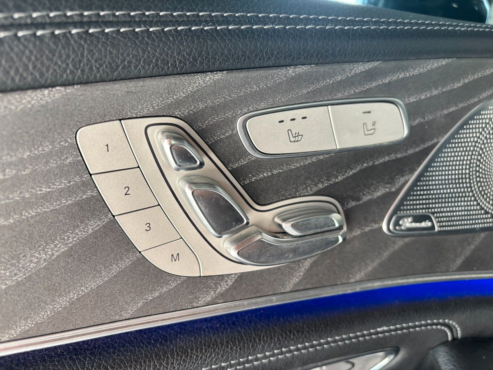 Fahrzeugabbildung Mercedes-Benz CLS 350d *Widescreen*Burmester*Memory*S-Dach*