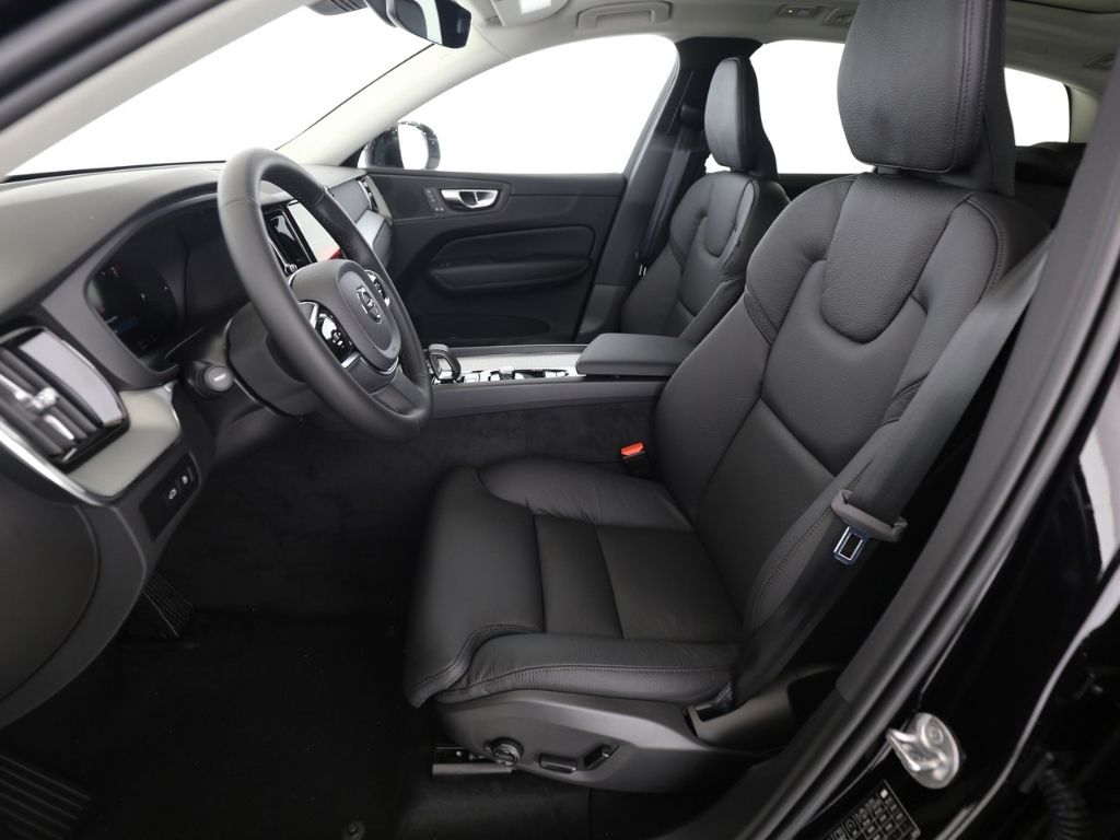 Volvo XC60 Plus Bright Recharge Plug-In Hybrid AWD T8  imagem 3