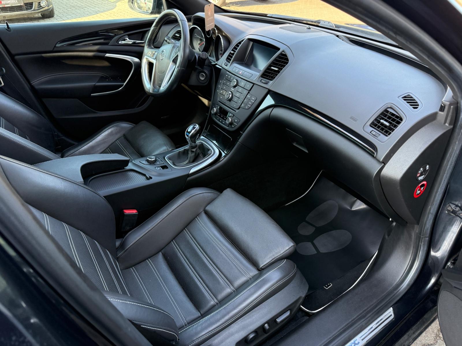 OPEL INSIGNIA A SPORTS TOURER OPC 4X4*PANORAMA | 325 ch | BVM
