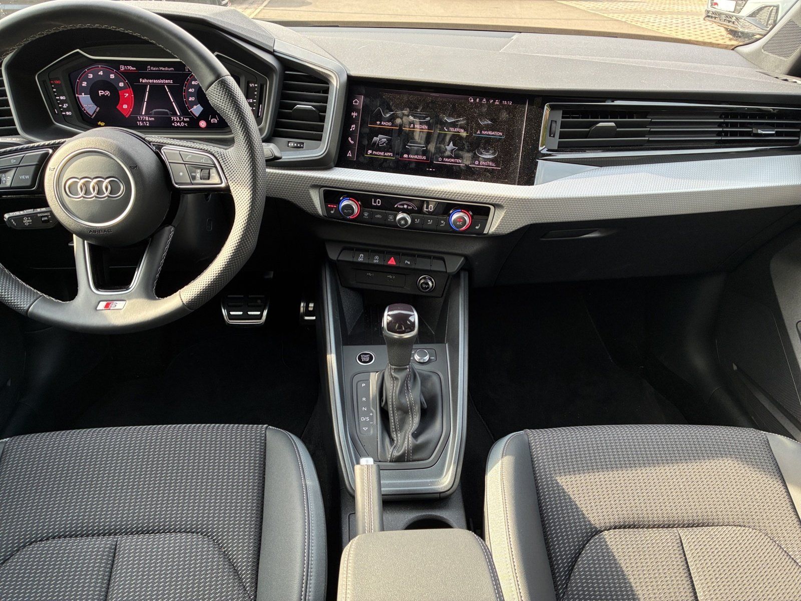Fahrzeugabbildung Audi A1 allstreet 35TFSI Kamera,LED,Navi,PDC,SHZ,ACC