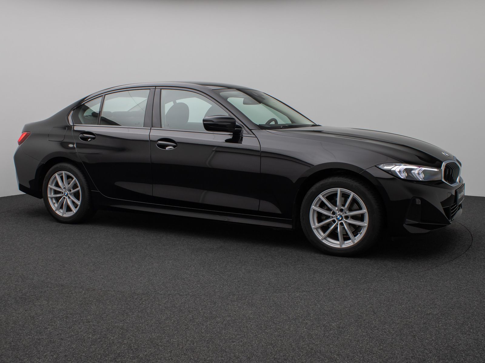 Fahrzeugabbildung BMW 318i DAB PDC Widscreen Geschwindigkeitsreg LED