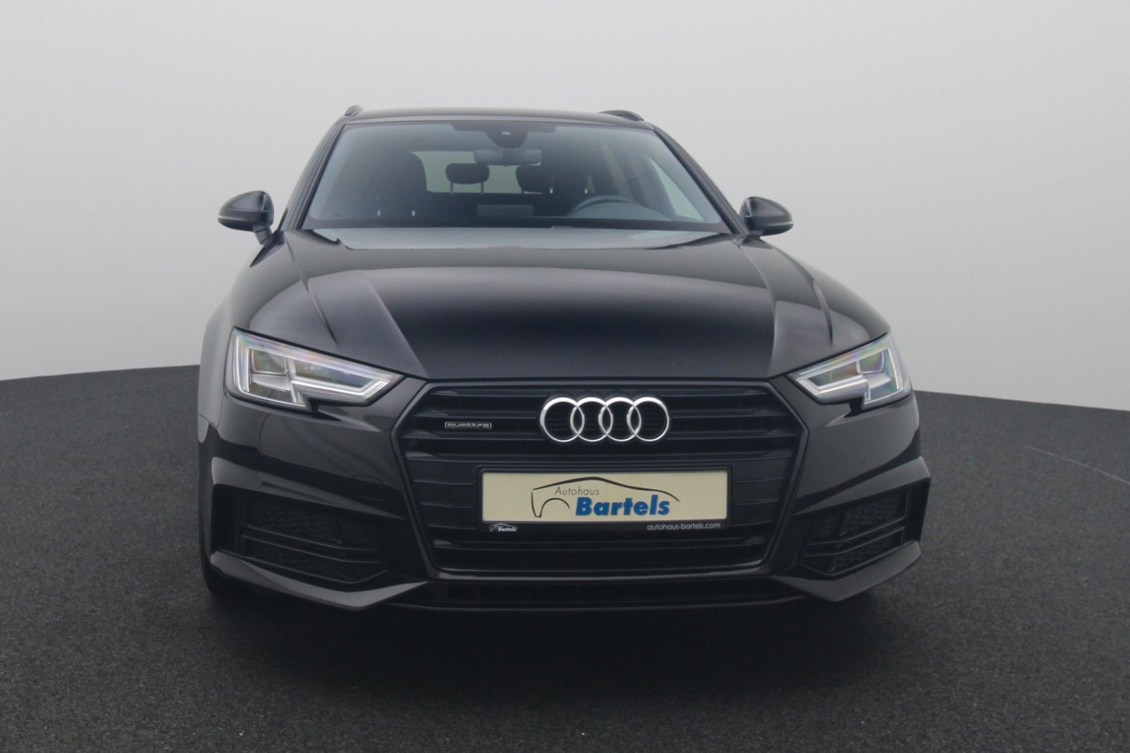 Fahrzeugabbildung Audi A4 Avant 2.0 quattro sport S-Line 19"  Rotor