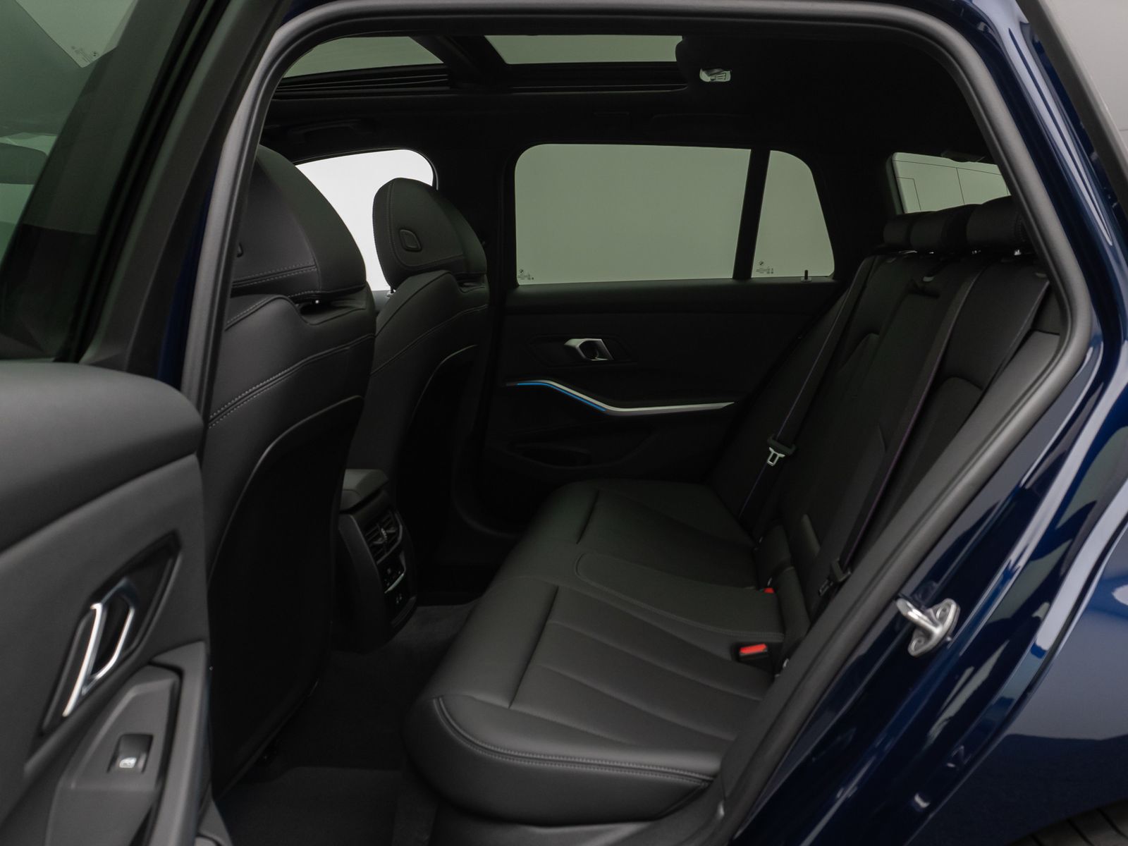 Fahrzeugabbildung BMW 320i M SportPro Panorama Kamera DAB HiFi Stop&Go