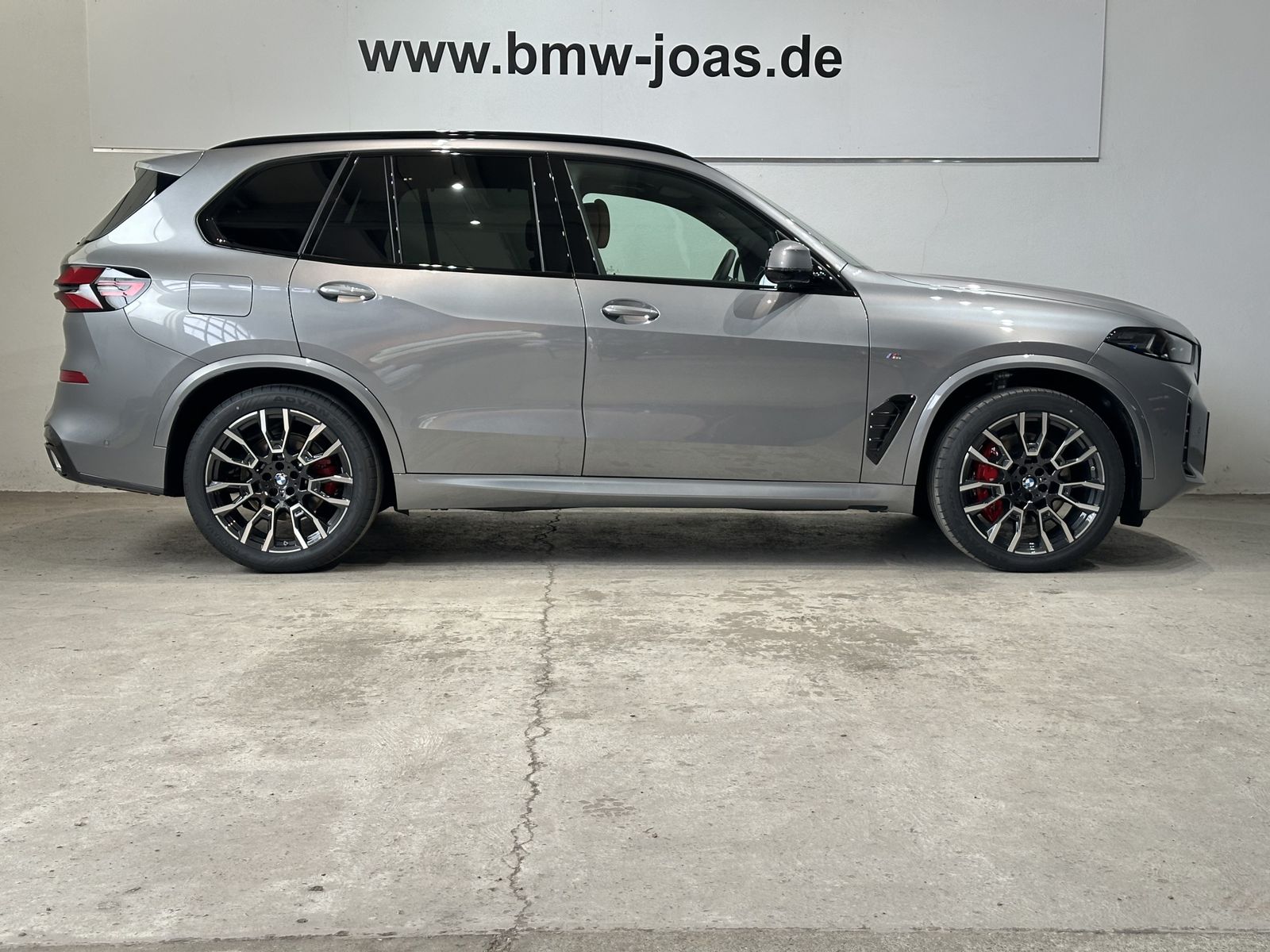 Fahrzeugabbildung BMW X5 xDrive40d Aktive Sitzbelüftung vorn, Standhei