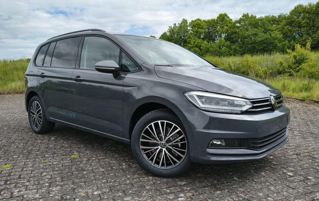 Volkswagen Touran 1.5TSI 150PS Comfortline 7-Sitzer AHK