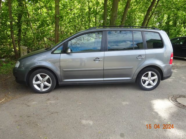 Volkswagen Touran Trendline*7 Sitze*Navi