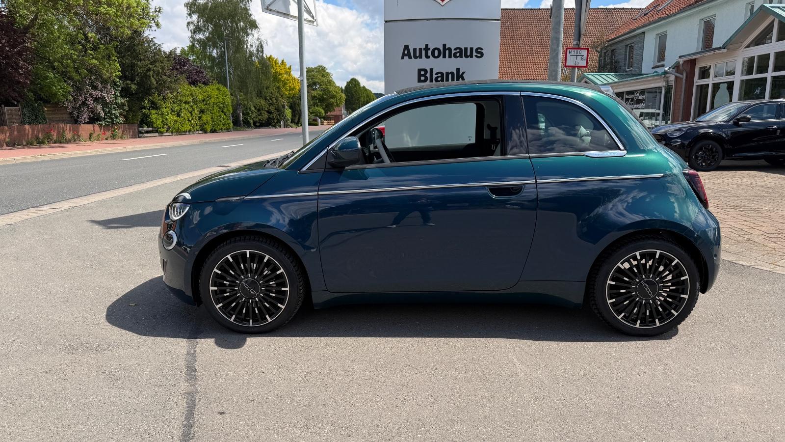 Fiat 500e Cabrio La Prima
