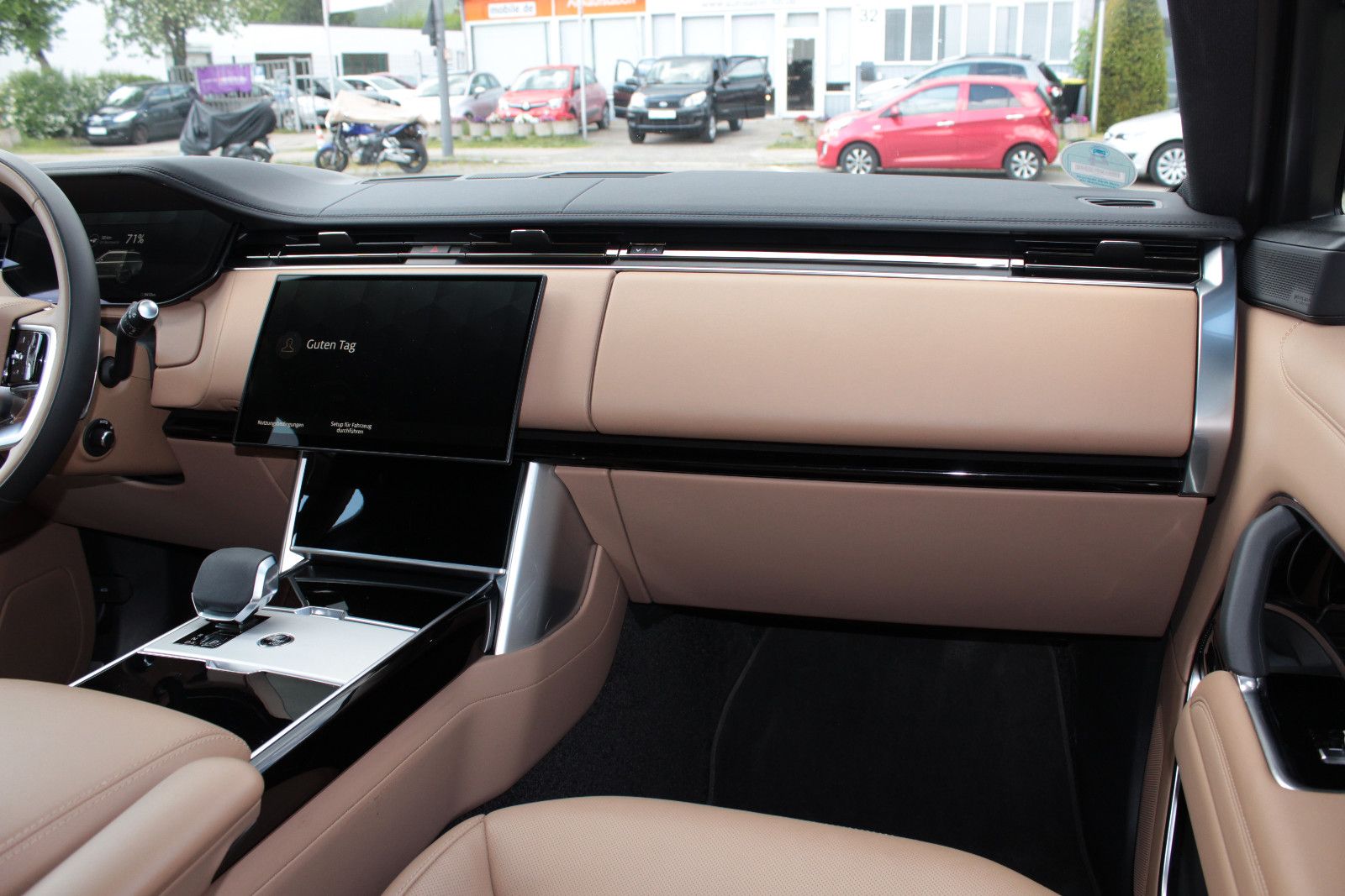Fahrzeugabbildung Land Rover *MY25* Range Rover P460e HSE Hybrid