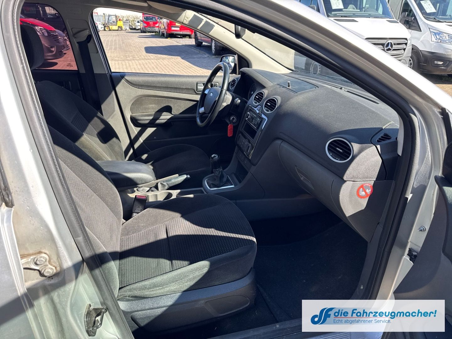 Fahrzeugabbildung Ford Focus Turnier Ghia Xenon Klimaautom *EXPORT