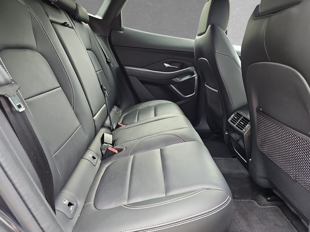 Jaguar E-Pace P300e AWD R-Dynamic SE
