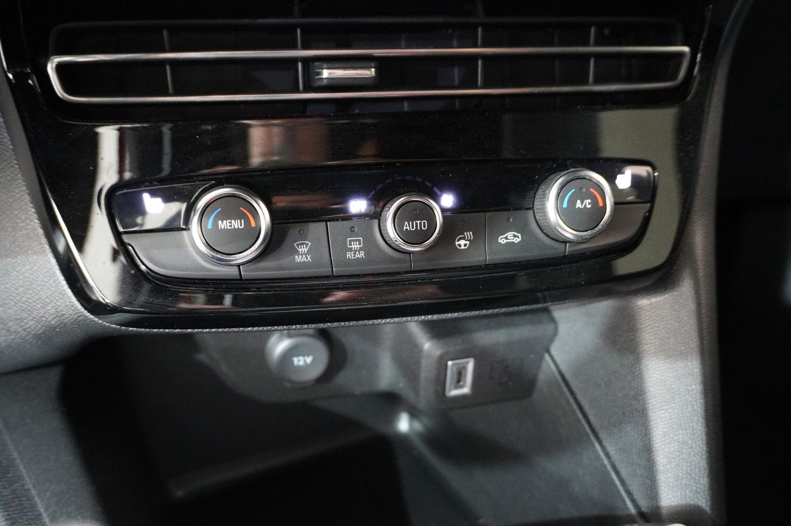 Fahrzeugabbildung Opel Mokka 1.2T GS SPORT NAVI/LED/KAMERA/SH/SPORT/DAB