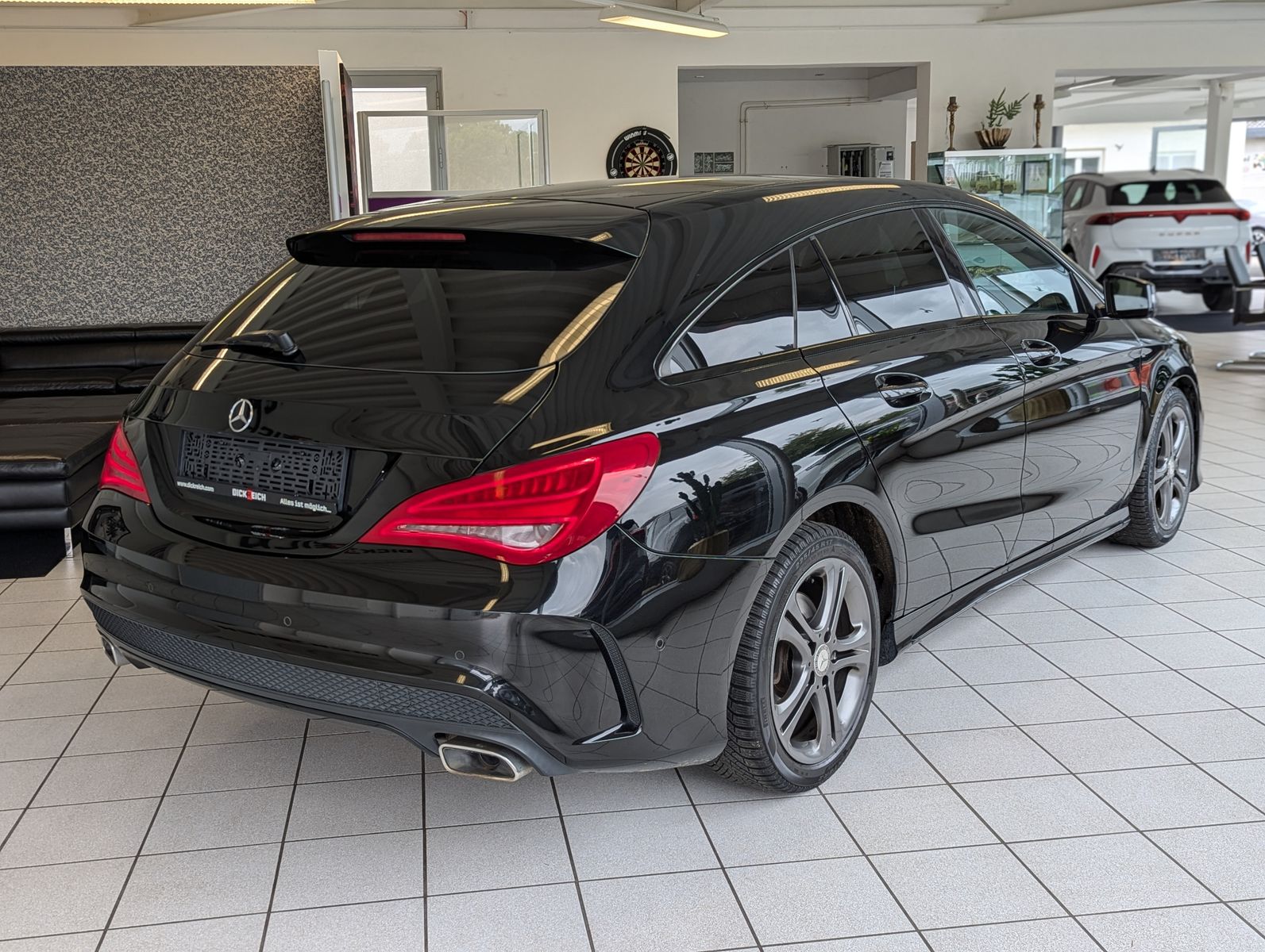 MERCEDES-BENZ CLA 220 Shooting Brake AMG Pano Bi-Xe Harman H/K - Image 7