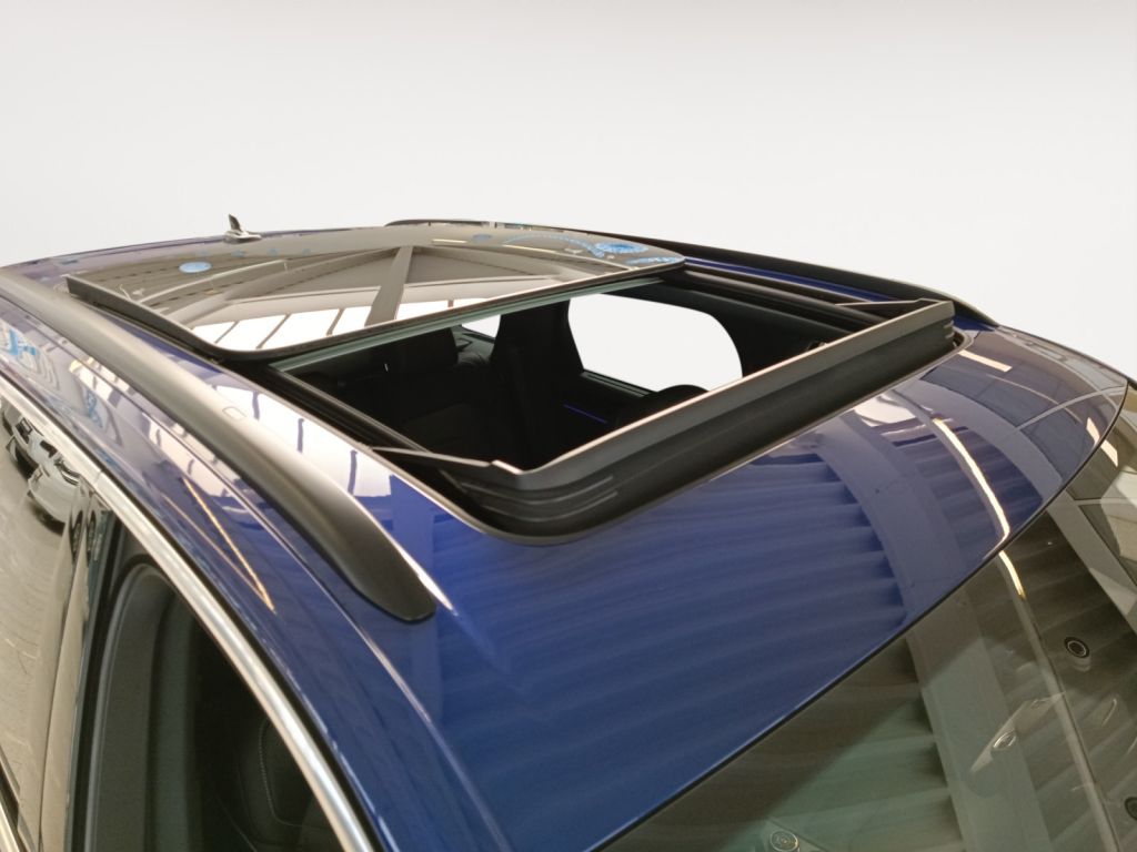 Fahrzeugabbildung Volkswagen Touareg R-Line Dynaudio Head Up Facelift Voll