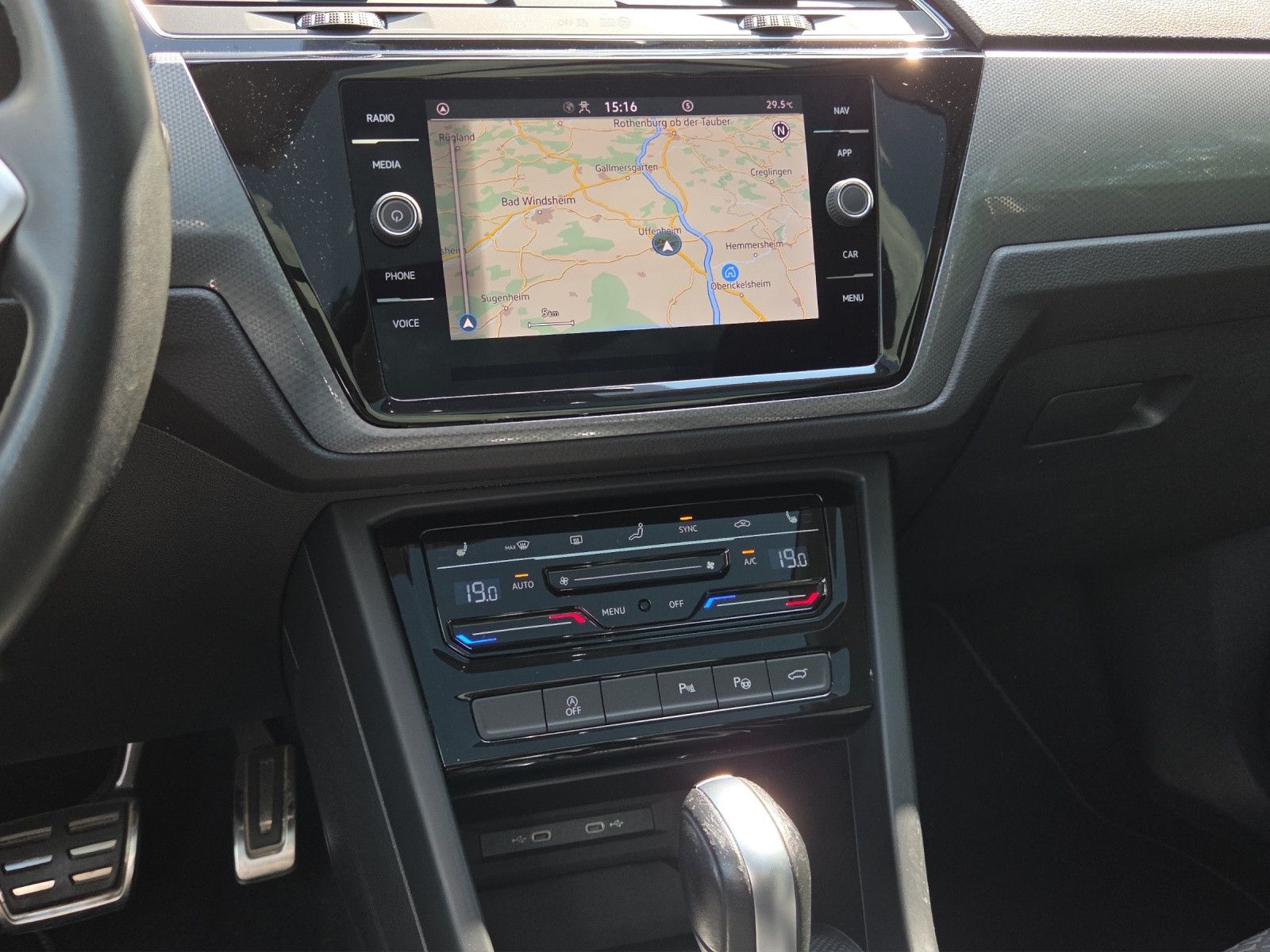 Touran Comfortline 2.0 TDI SCR DSG Pano RFK AHK