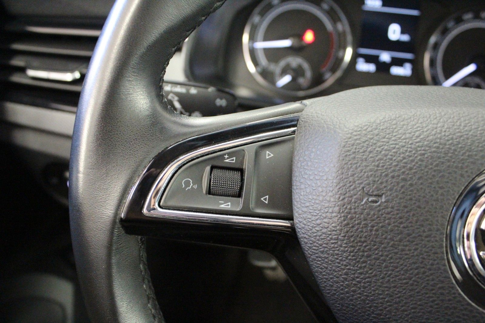 Fahrzeugabbildung SKODA Kamiq 1.0 TSI 85kW Ambition *Winterräder Alu*