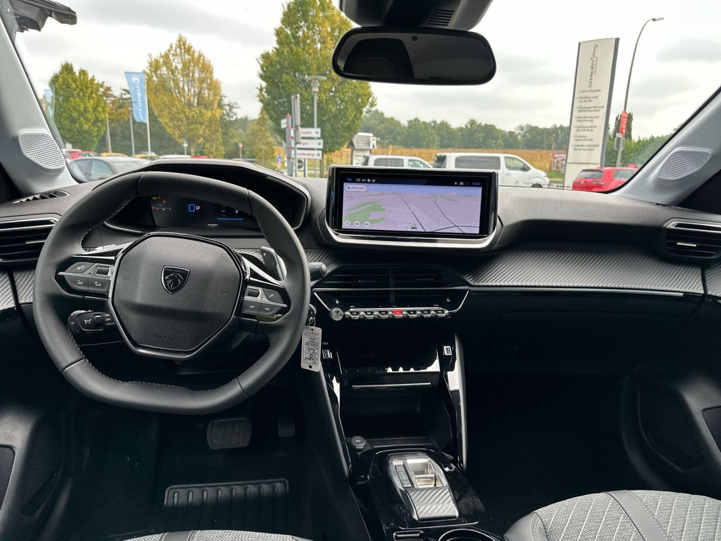 Fahrzeugabbildung Peugeot 208 Allure Hybrid 110 e-DSC6 Navi  ACC CarPlay
