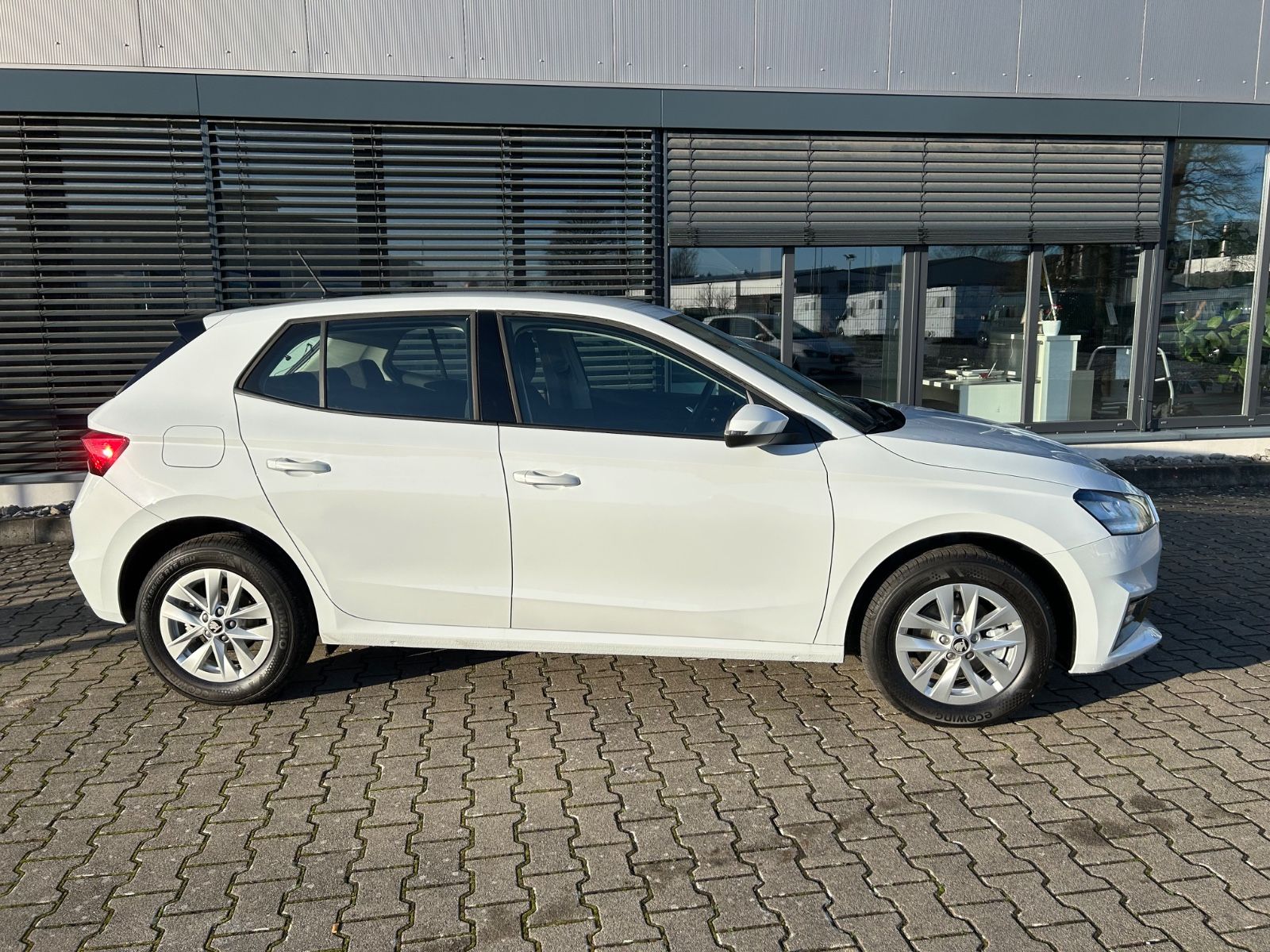 Fahrzeugabbildung SKODA Fabia Selection 1,0 TSI DSG  Klima RFK