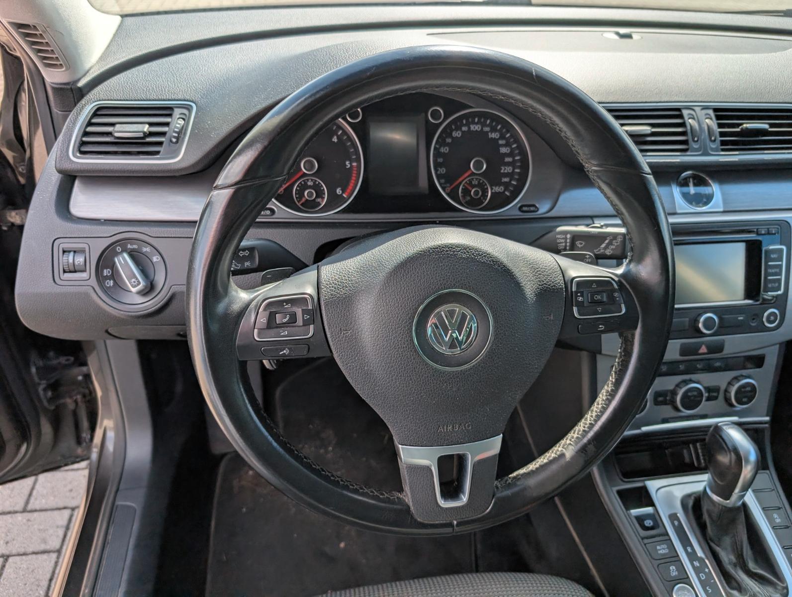 Volkswagen Passat 2015 — photo 11