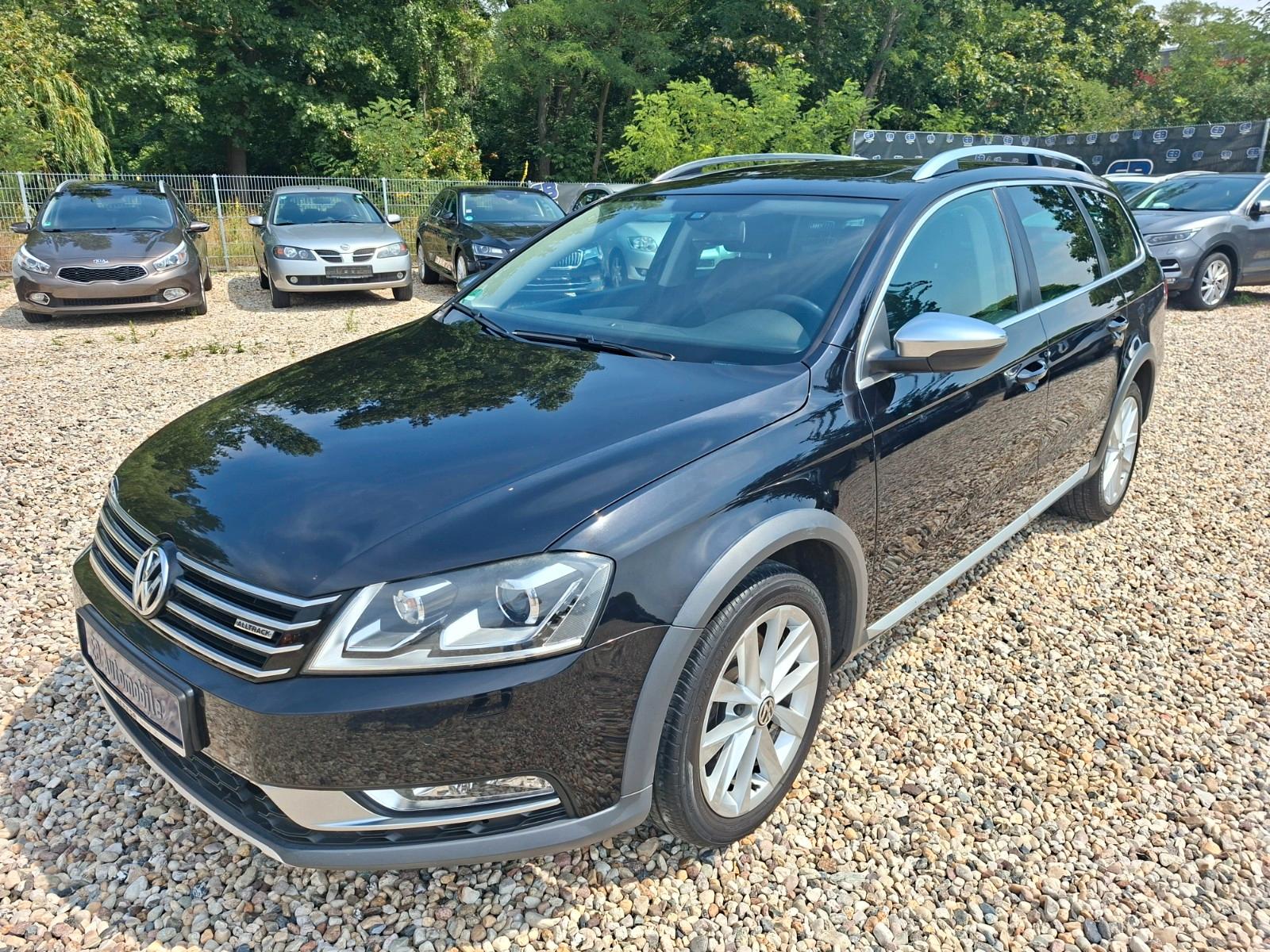 Volkswagen Passat Alltrack 2013 — rear view