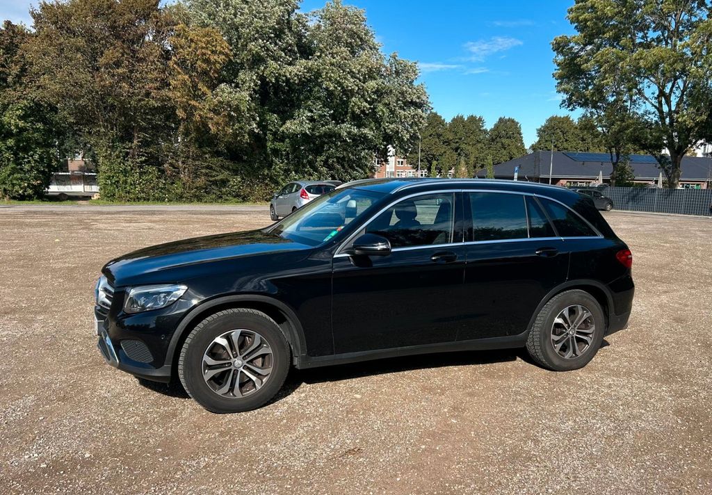 Image of Mercedes-Benz GLC 220