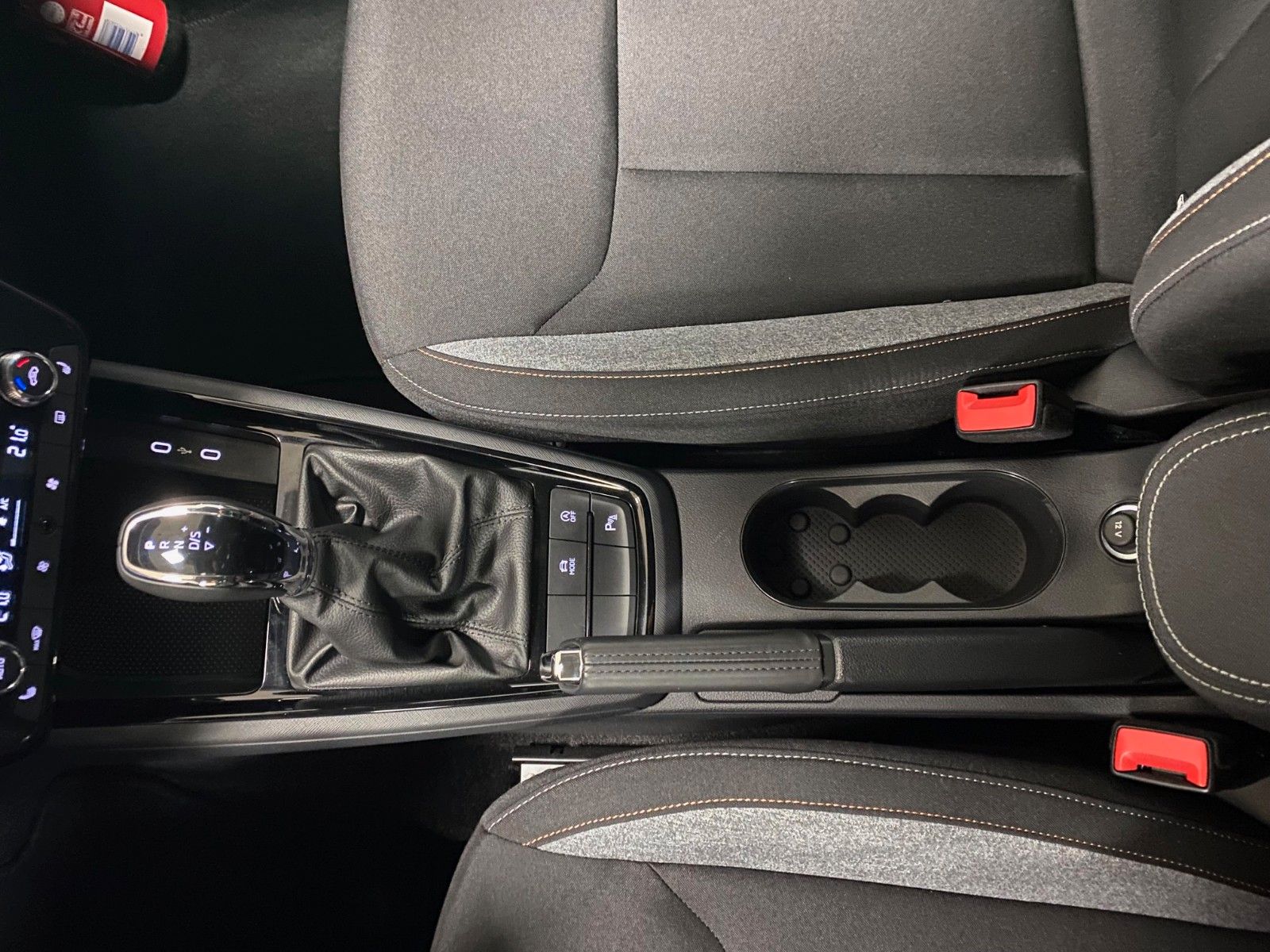 Fahrzeugabbildung SKODA Scala 1.0 TSI DSG Selection+NAVIGATION+KAMERA+BC