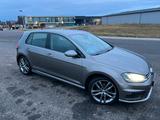 Volkswagen Golf VII 2.0 TDI Highline R-Line (2016) - Volkswagen Golf mit Diesel-Antrieb: Limousine, Schaltgetriebe