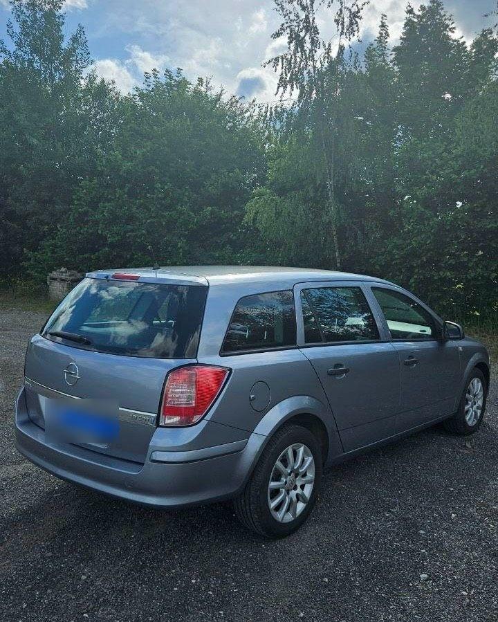 Opel Astra 2010 — photo 5