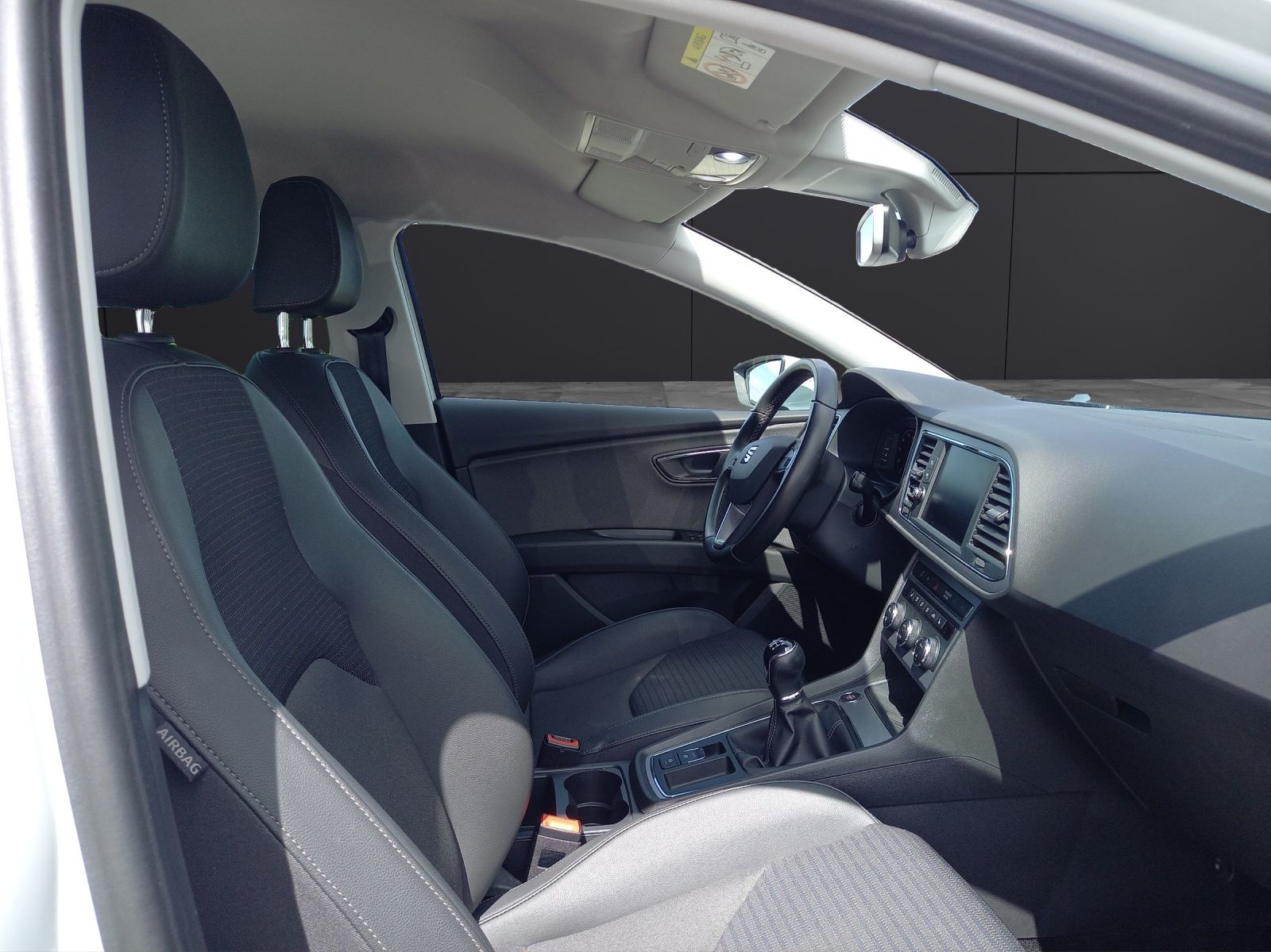 Fahrzeugabbildung SEAT Leon Sportstourer Xcellence 1.5 TSI ACT ACC NAVI