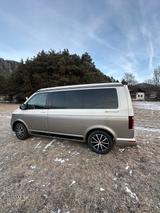 Volkswagen T6 California Beach zweifarbig - gebrauchte VW T6 California aus dem Jahr 2018