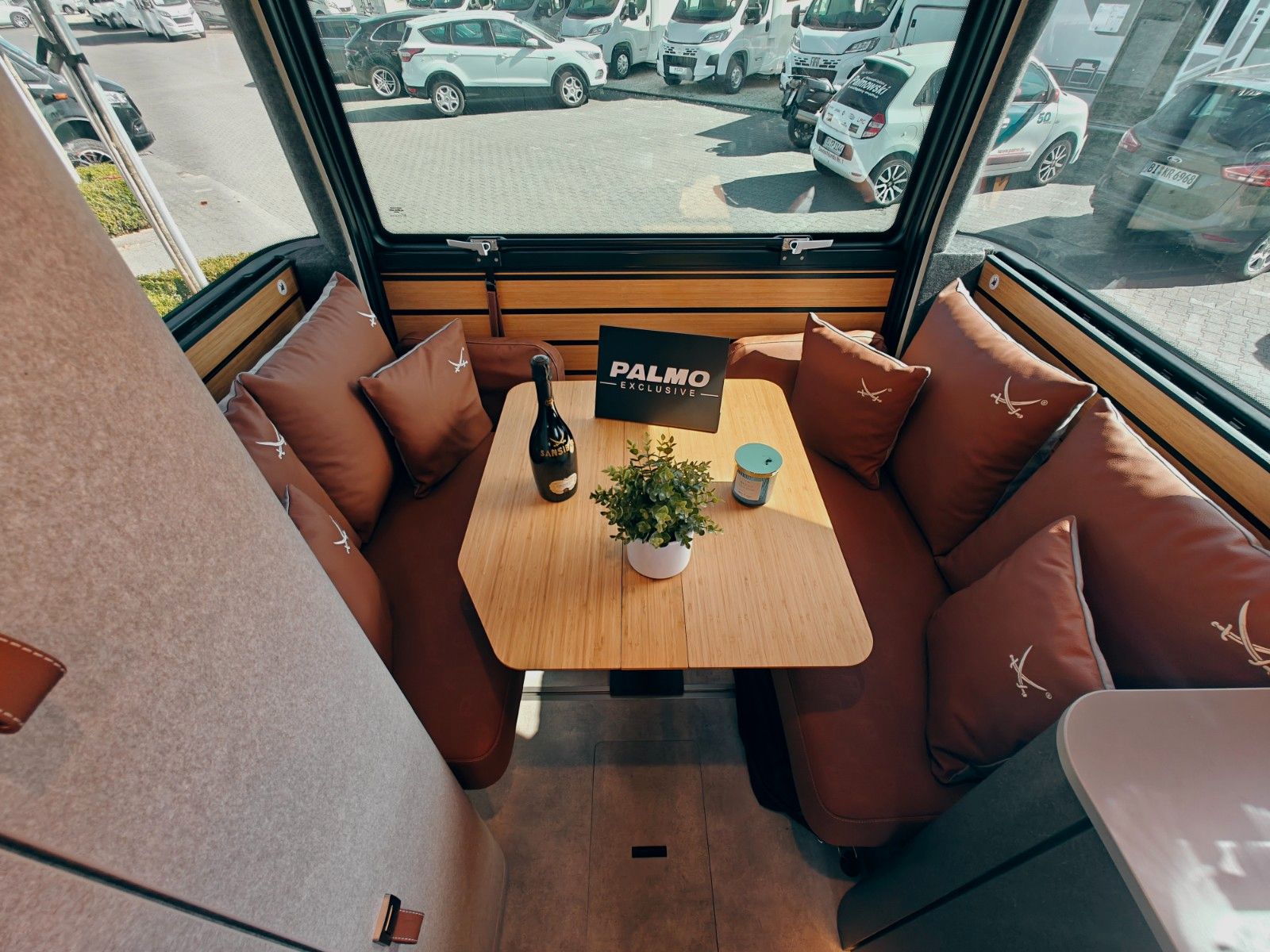Fahrzeugabbildung HYMER / ERIBA / HYMERCAR VENTURE S 4x4 SANSIBAR® LTD. 1 OF 7 by palmo