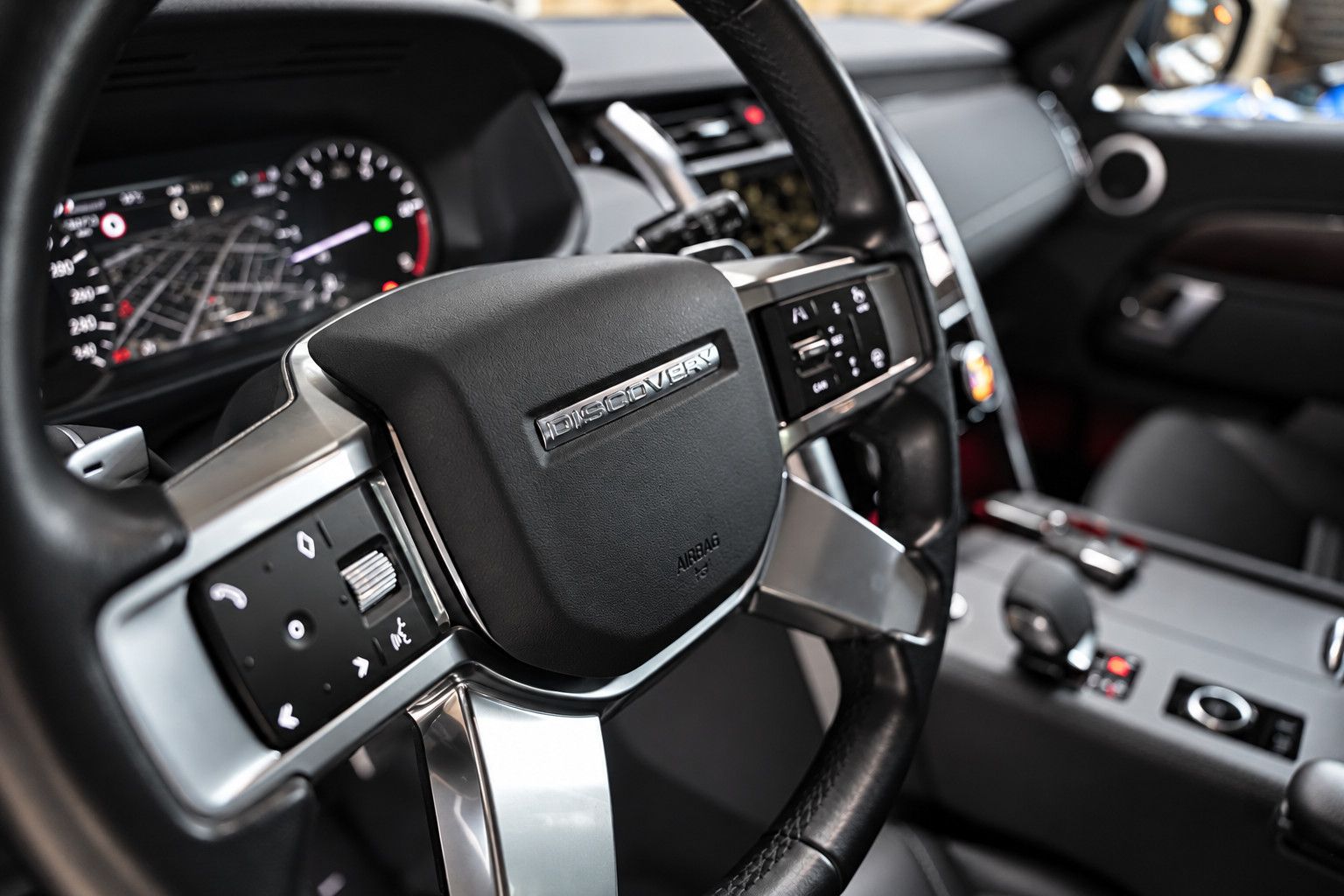 Fahrzeugabbildung Land Rover Discovery R-Dynamic AWD/7-SITZER/360'°Cam/AHK